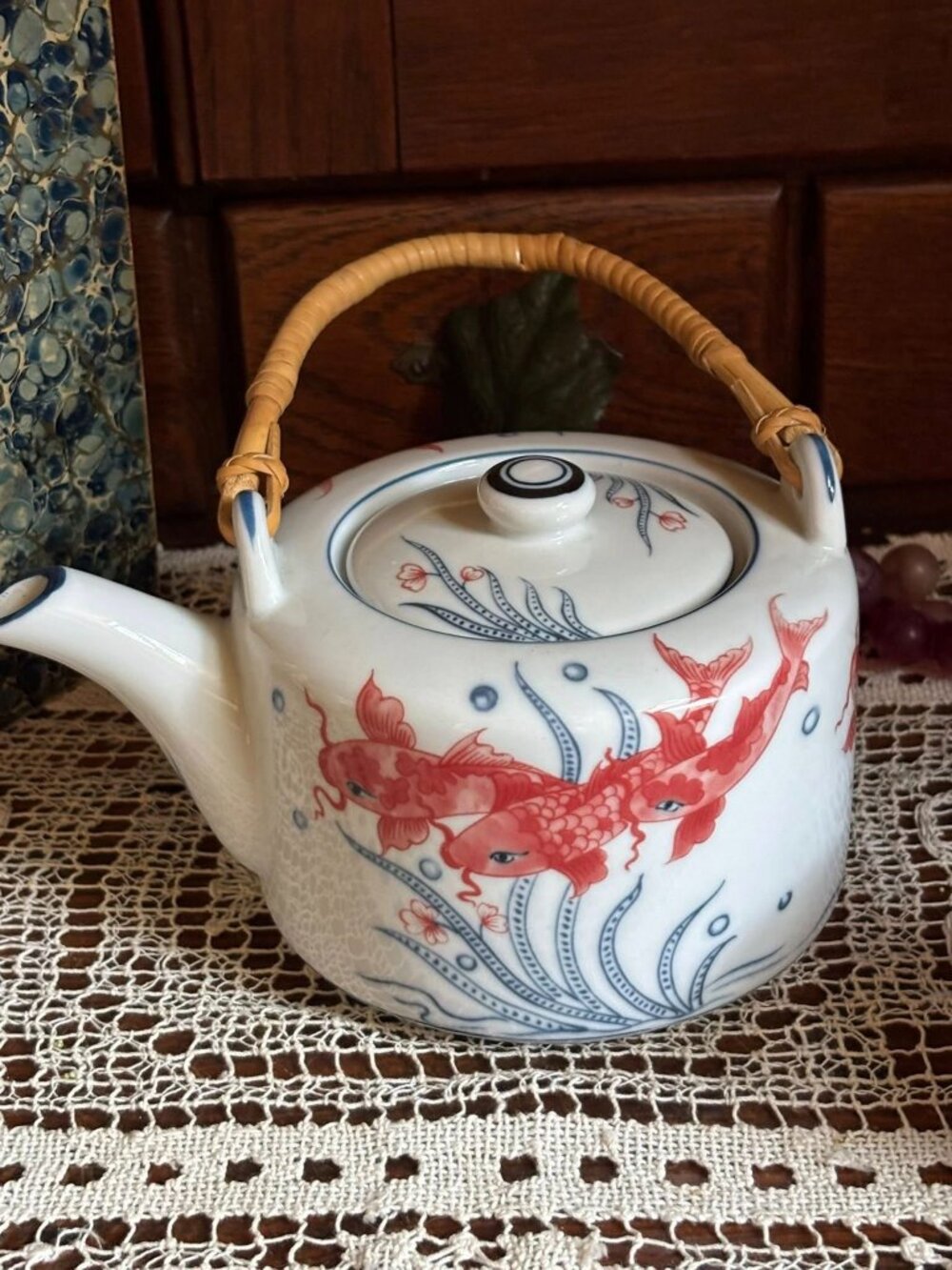 Vintage Koi Fish Teapot Set Teapot and 2 Cups with Bamboo Handle Asian Decor Wor - Picture 2 of 8